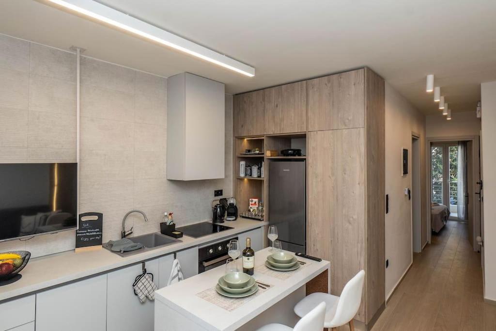 8 Blocks Apartments 4A อเล็กซานโดรโพลิส ภายนอก รูปภาพ