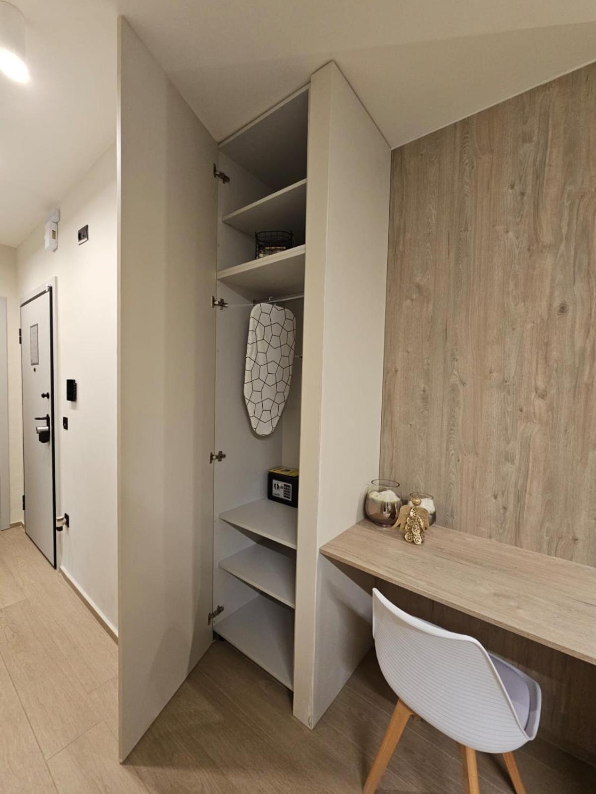 8 Blocks Apartments 4A อเล็กซานโดรโพลิส ภายนอก รูปภาพ
